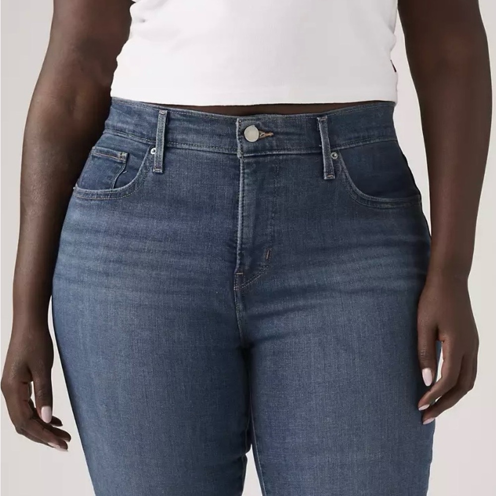 Classic Blue Women's Jeans - Picture 4 of 10